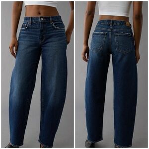 American Eagle Stretch Barrel Jeans in Medium Blue Wash